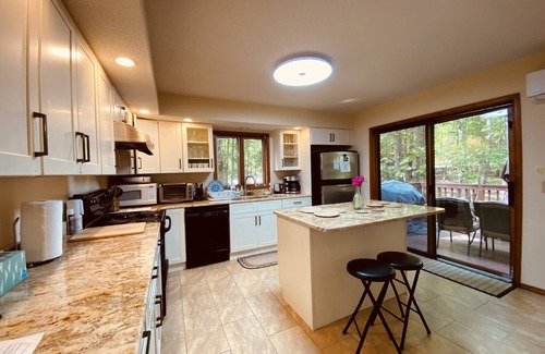 East Stroudsburg Casa | Big House On The Hill, Pocono - Bañera de hidromasaje, sauna, chimenea