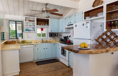 Kamuela Cabaña | Big Island Blue Makai - Summer Special: Stay 7 nights get 1 night FREE!