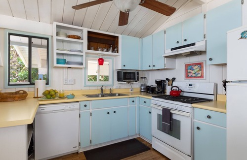 Kamuela Cabaña | Big Island Blue Makai - Summer Special: Stay 7 nights get 1 night FREE!
