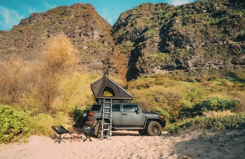 Kona Palisades Casa | Big Island Fully Decked Lifted 4WD Black FJ Cruiser!