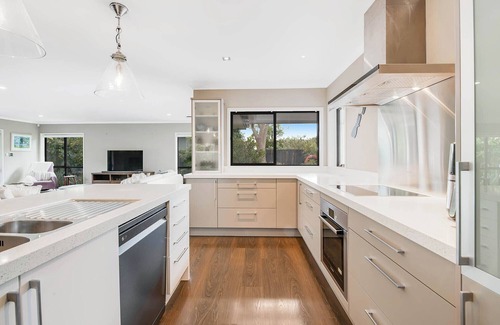 Manly Casa | Big Manly beachside with Pool