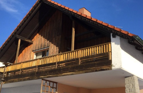 Wiesenfelden Apartamento | Grande, moderno y cómodo! Apartamento en el bosque bávaro frente