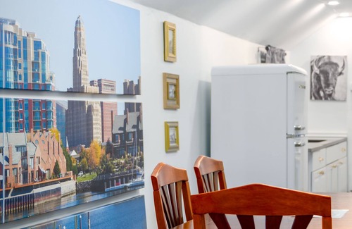 Buffalo Casa | Big Modern Downtown BFLO House