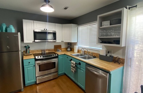 Middle Valley Casa | BIG OAK LODGE- 3.5 miles to lake & Chester Frost Park, boats & trailers welcome