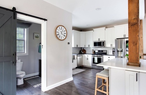 Howard Casa | Big Oak Retreat -10 min to Kenyon - 18th century barn