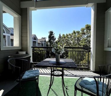Duveneck - St. Francis Apartamento | Big one bedroom in the Palo Alto, close to Stanford, CA USA -Newly remodeled, Nice Relaxing Place