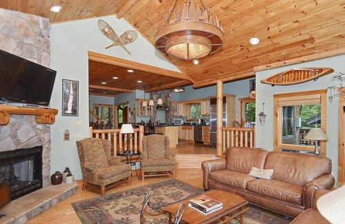 Timberline Casa | Big or Little this Bear is sure to become a family vacation favorite.