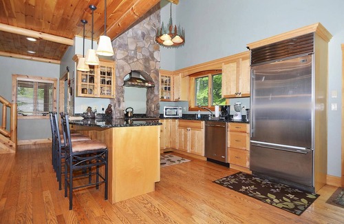 Timberline Casa | Big or Little this Bear is sure to become a family vacation favorite.