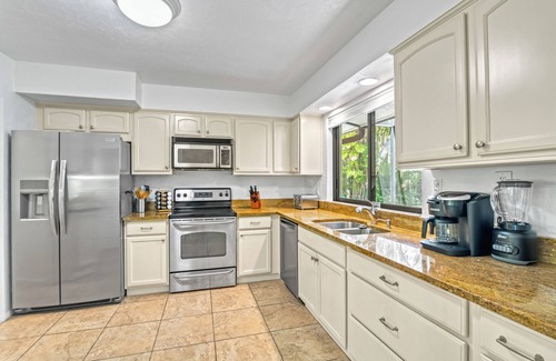 Bay Isle Casa | Big Pass Hideaway l Private Heated Pool, & Walking Distance to Siesta Key Beach