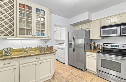 Bay Isle Casa | Big Pass Hideaway l Private Heated Pool, & Walking Distance to Siesta Key Beach