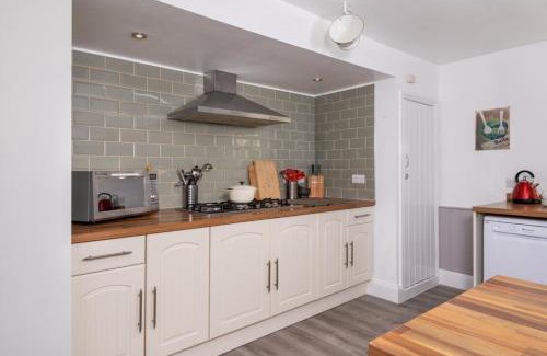 Mealsgate Casa | Big Pink House
