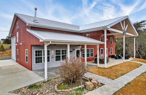 Sevierville Casa | Big Red Barn