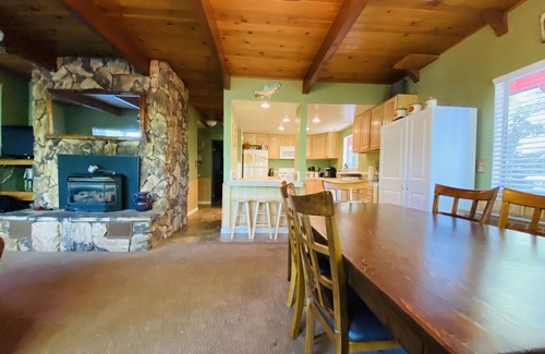 Cold Springs Cabina | Big Red Cabin 5 min drive to Pinecrest Dodge Ridge Starlink high speed internet