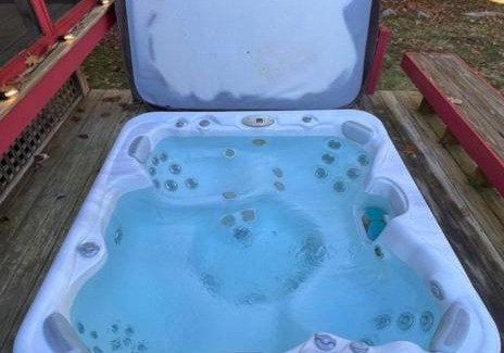 Elkins Casa | Big Red Cottage near Sunapee and New London