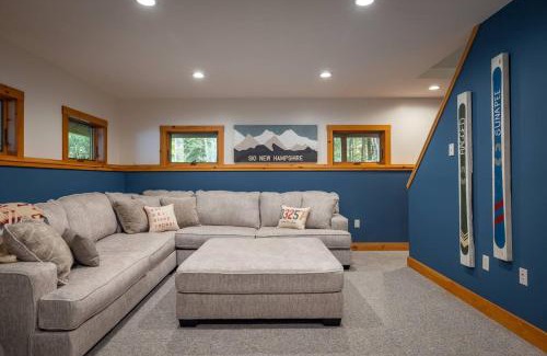 Elkins Casa | Big Red Cottage near Sunapee and New London