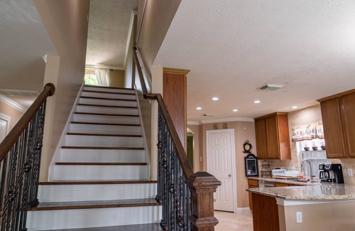 Barker Casa | Big Relaxing 4 bedroom house, close to I10 and 99