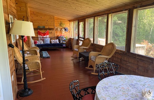 Rideau Lakes Cabaña | Big Rideau Lake Waterfront Cottage with pristine beach!