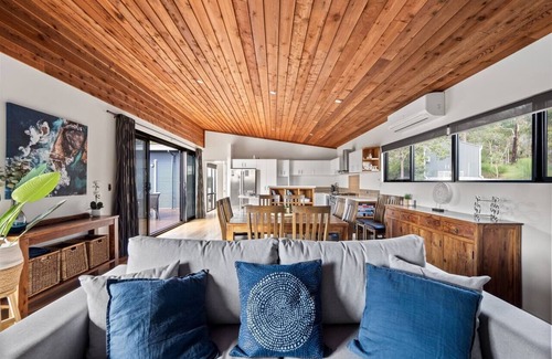Quedjinup Casa | Big Rock Dreaming Bush Retreat w Stylish Comforts