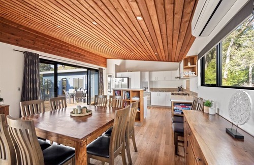 Quedjinup Casa | Big Rock Dreaming Bush Retreat w Stylish Comforts