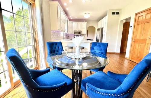 St. John Casa | Big secluded house close to Chicago and Lake Michigan,