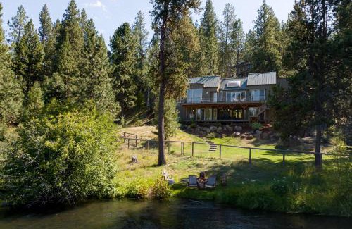 Deschutes River Woods Casa | Big Sky Bend - Amazing Riverfront for 12
