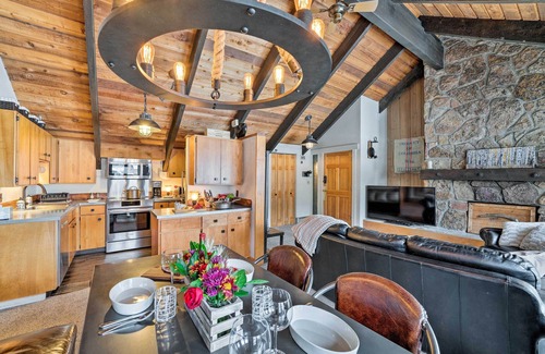 Big Sky Meadow Village Condominio | ¡NUEVO! Mtn-View Ski Condo en el campo de golf Big Sky!