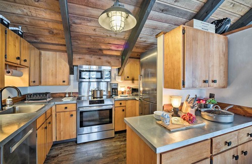 Big Sky Meadow Village Condominio | ¡NUEVO! Mtn-View Ski Condo en el campo de golf Big Sky!