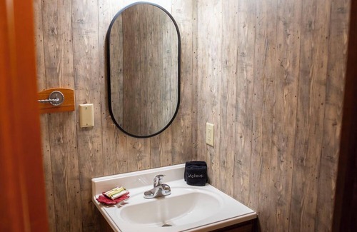 Logan Cabina | Big Sky Lodge | Hocking Hills