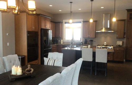 Saint David Cabina | Big Sky Lodge Sunset Suite. Luxury Lodging on Long Lake Saint David Maine