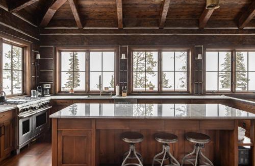 Big Sky Casa | Big Sky Lookout Tower Cabins - Beehive Basin