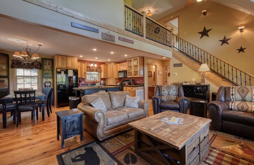 Choestoe Cabina | Big Sky Overlook - Hottub- Firepit - Pool Table