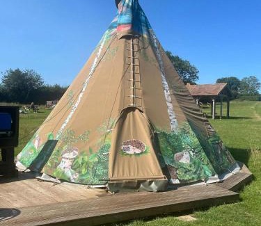 Hailsham Otro | Big Sky Tipi Holidays