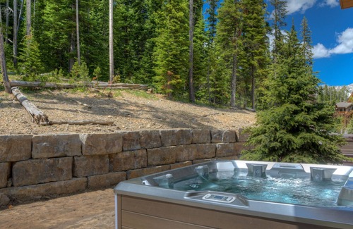 Saddle Ridge Cabina | Hermoso chalet nuevo con espectaculares vistas a la montaña y acceso inmejorable a las pistas de esquí.