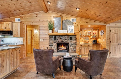 Lincoln County Cabina | Big Somo Lodge | 430 Acres Pond Sauna Trails