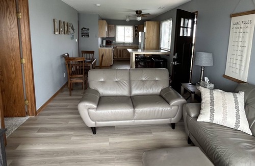 Spirit Lake Casa | Big Spirit - Lake Front Getaway