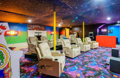 Andover Casa | Big Stone Gap Mansion: Private Pool & Home Theater