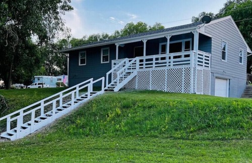 Big Stone City Cabina | Big Stone Lake, SD-Bayview area Lake Cabin