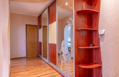 Pozniaky Apartamento | Big studio apartment near River Mall