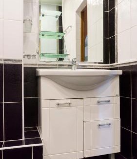 Pozniaky Apartamento | Big studio apartment near River Mall