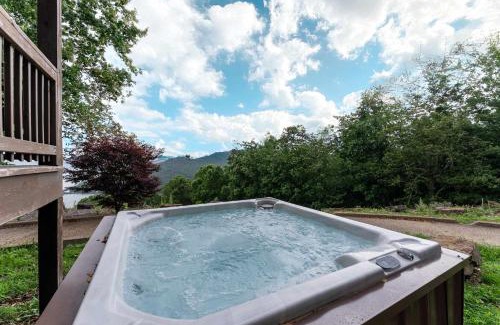 Bryant Casa | Big Time Hill Cabin with an indoor pool hot tub & great views