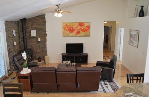 Groveland Casa | Big Tom's Cabin by Yosemite, lake and trails