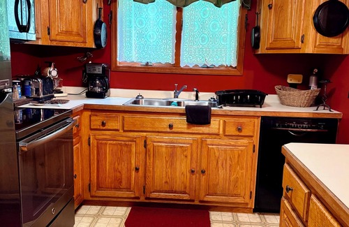 Delphia Casa | Big Tree Lodge- Near Leatherwood Off Road Park! 4 Bedrooms and 2 baths!