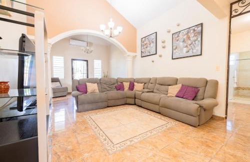 Aceitunas Casa | Big Vacation House