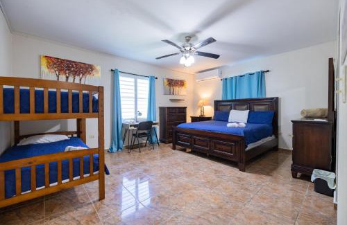 Aceitunas Casa | Big Vacation House