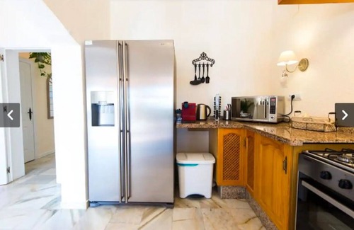 Churriana Villa | Villa + piscina climatizada privada + jacuzzi + gran vista al mar + barbacoa, Málaga, Costa del Sol
