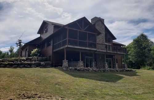 Necedah Cabina | Big Woods and Yellow River