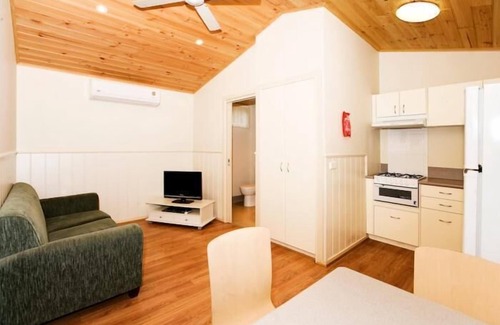 Cardigan Cabaña | Big4 Ballarat Windmill Holiday Park
