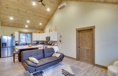 Woods Bay Cabaña | Bigfork Cottage w/ Lake Views: 5 Mi to Downtown