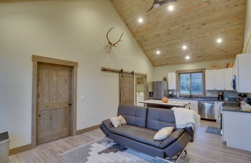 Woods Bay Cabaña | Bigfork Cottage w/ Lake Views: 5 Mi to Downtown