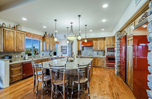 Fountain Hills Casa | BIGGEST BEST MANSION In NE Scottsdale Area- VIEWS, Infinity Pool, MOVIE THEATER!